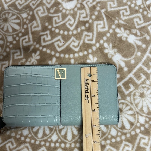 Victoria's Secret Mint Textured Wallet - Picture 8 of 8